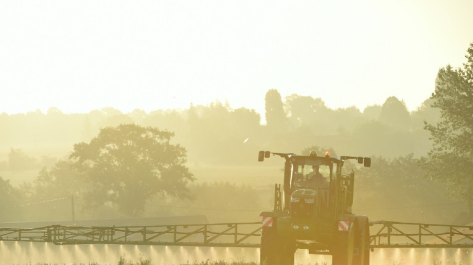 Epandage de pesticides: le Conseil d'Etat r&eacute;ordonne au gouvernement de fixer des distances de s&eacute;curit&eacute; &eacute;largies