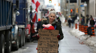 "Mère en mission": des protestataires d'Ottawa emmènent leurs enfants manifester