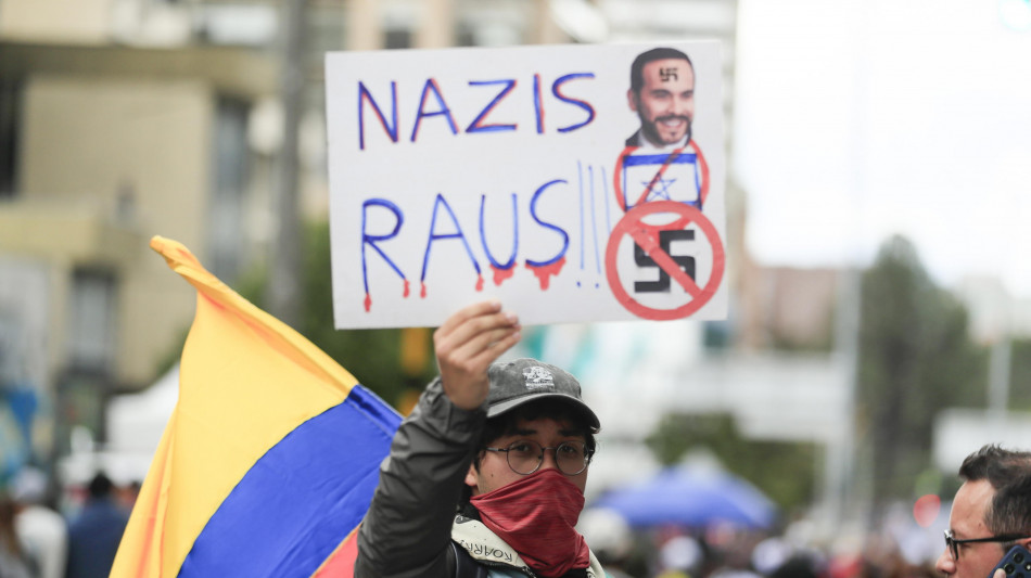 Migliaia in piazza contro il governo di destra in varie citt&agrave; della Colombia