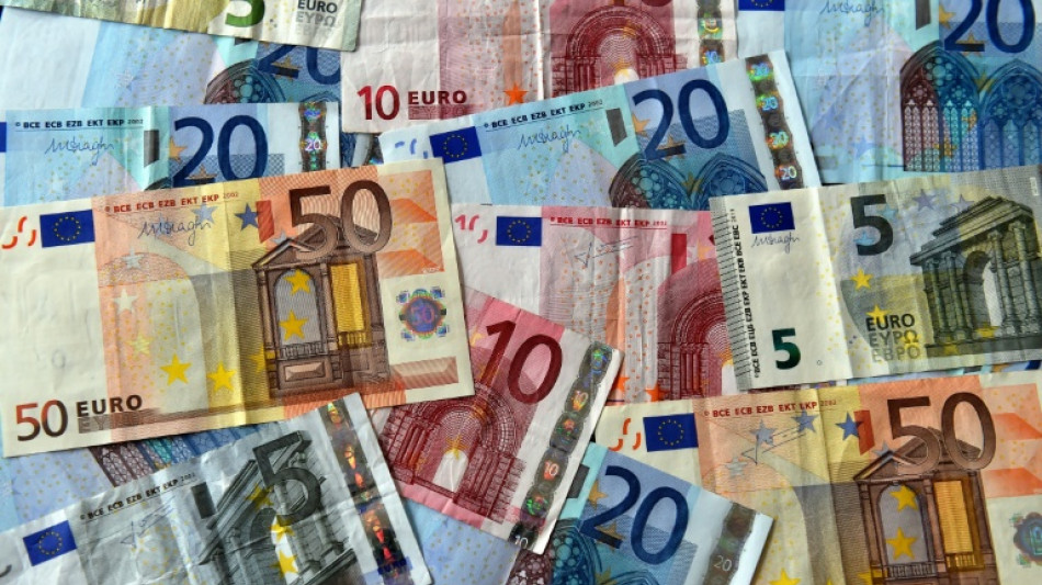 Anlagebetrüger erbeuten mehr als hunderttausend von Senior in Nordrhein-Westfalen