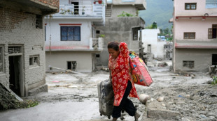 Nepal y China luchan por localizar a casi 3.000 desaparecidos tras el alud