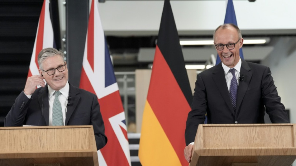 "Historisch": Deutschland und Gro&szlig;britannien unterzeichnen Freundschaftsvertrag