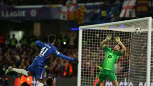 Chelsea dominate Barca in Champions League, Man City lose