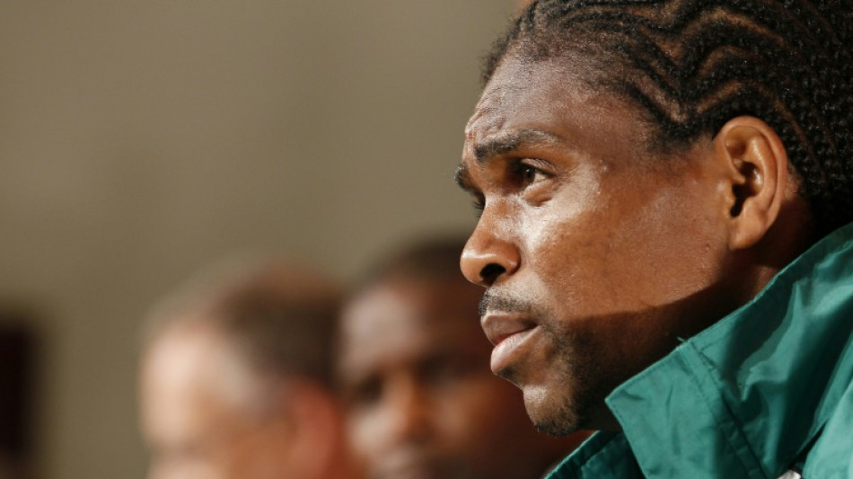 El exdelantero del Arsenal Nwankwo Kanu, nuevo presidente del club campe&oacute;n de Nigeria