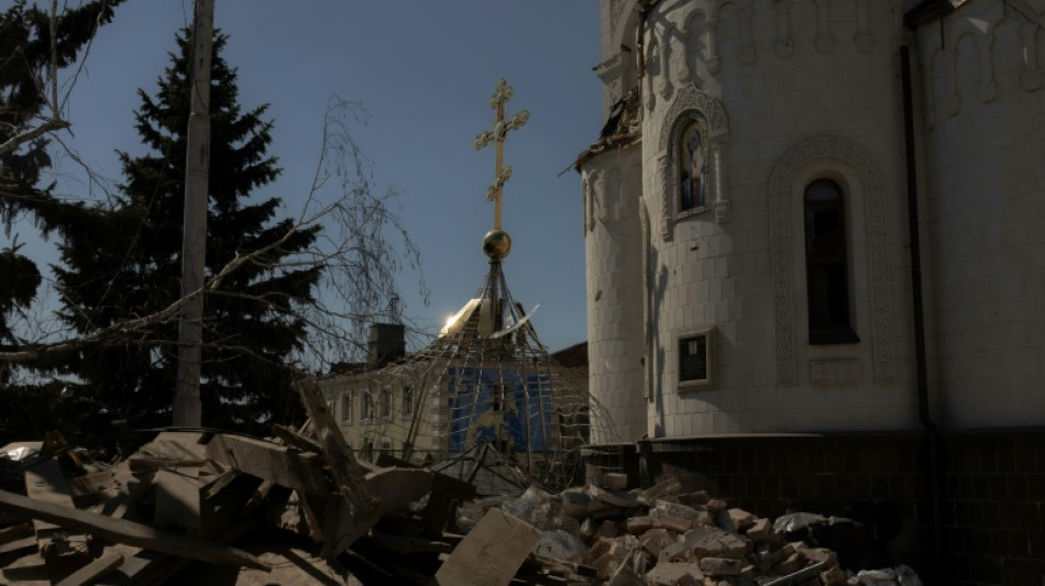 Les soldats ukrainiens sur le front c&eacute;l&egrave;brent P&acirc;ques malgr&eacute; les explosions qui ponctuent la tr&ecirc;ve