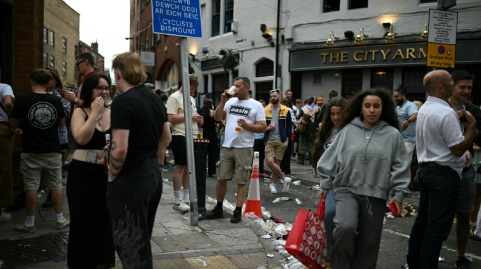 Oasis inicia em Cardiff turn&ecirc; de reuni&atilde;o por quatro continentes