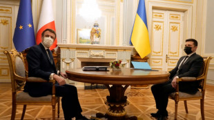 Macron arrive à Berlin, voit des "solutions concrètes" à la crise russo-ukrainienne