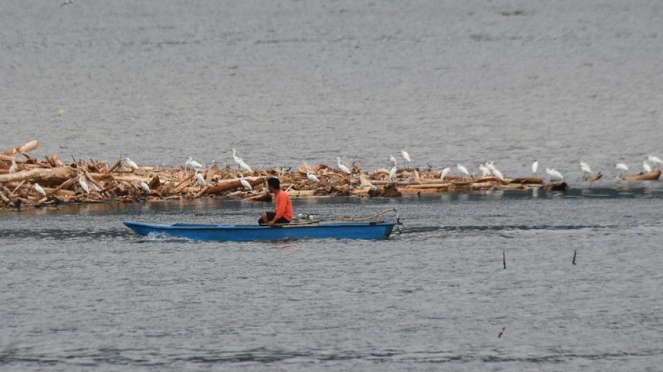 Miles de evacuados en Filipinas por la llegada de un potente tif&oacute;n