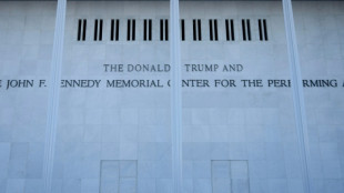 Juez de EEUU rechaza recurso para detener retiro del nombre "Trump" del Kennedy Center