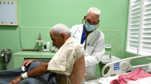 Cuba promove incentivos salariais para m&eacute;dicos permanecerem no pa&iacute;s