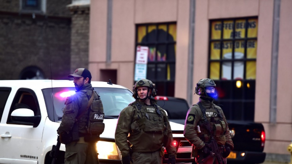 Cuatro agentes policiales mueren en un enfrentamiento a tiros en el sur de EEUU
