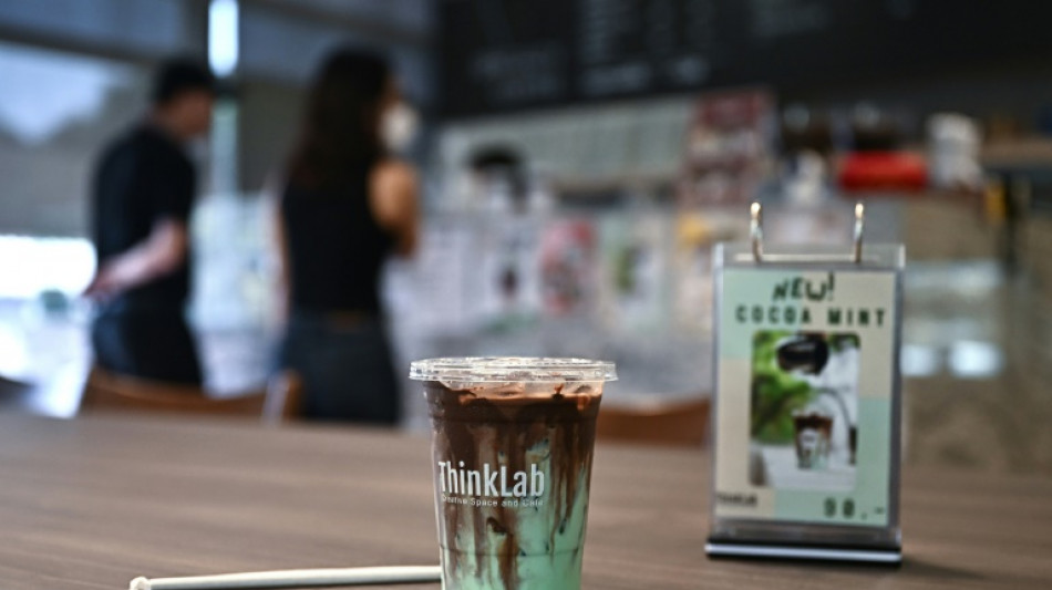 Bebida gelada vira s&iacute;mbolo de 'trai&ccedil;&atilde;o pol&iacute;tica' na Tail&acirc;ndia