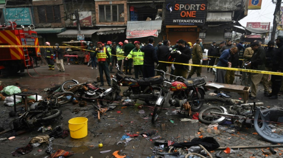 Al menos dos muertos y 22 heridos por la explosi&oacute;n de una bomba en Pakist&aacute;n