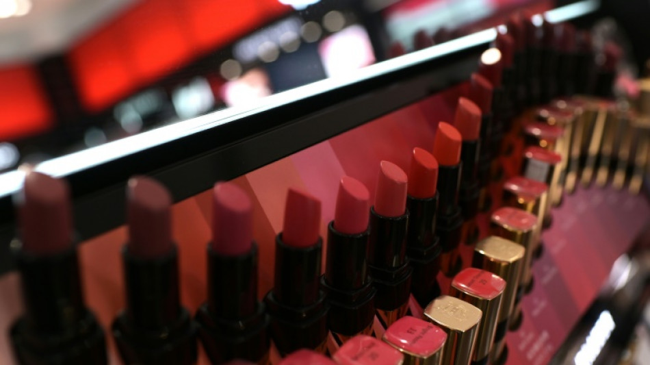 Parf&uuml;merie-Kette Douglas kauft Online-Apotheke Disapo 