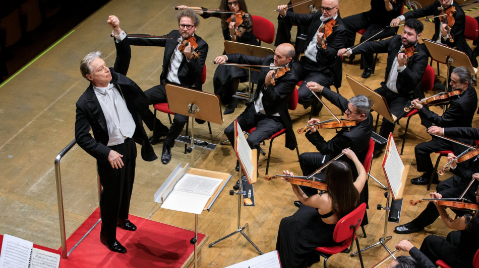 Tutto Beethoven dalla Filarmonica Toscanini diretta da Roberto Abbado