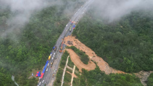 Nach heftigem Dauerregen: 48 Tote nach Teileinsturz von Autobahn in China