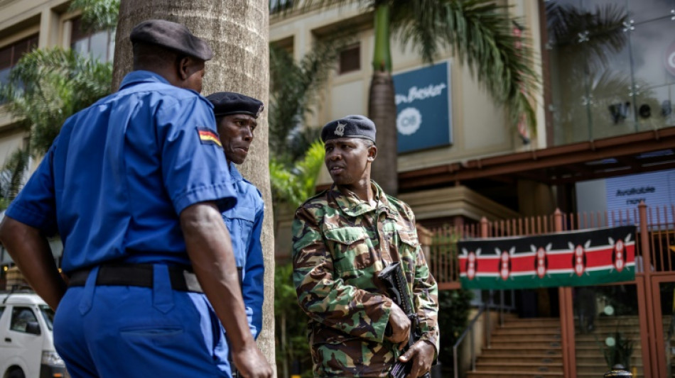 Tribunal do Qu&ecirc;nia prorroga ordem que suspende envio de for&ccedil;a policial ao Haiti