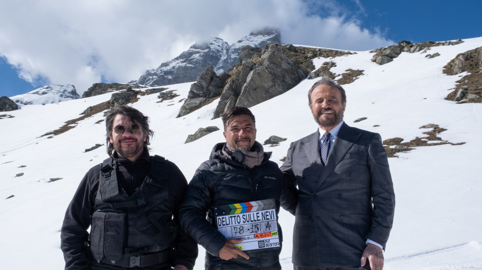 Un delitto sulle nevi nel film di Natale di De Sica e Lillo