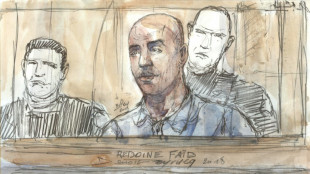 Evasion spectaculaire en h&eacute;licopt&egrave;re: le proc&egrave;s de R&eacute;doine Fa&iuml;d s'est ouvert &agrave; Paris