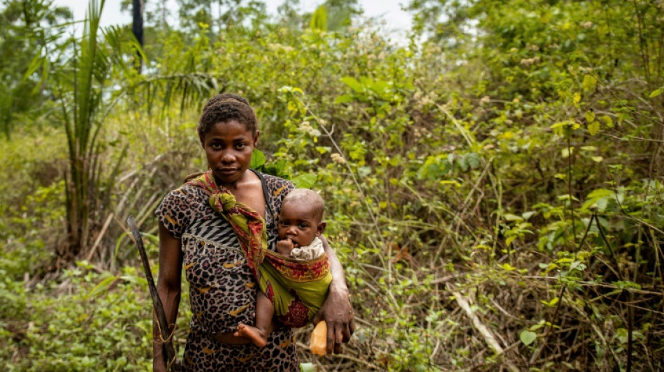 Les pygm&eacute;es akas de Centrafrique, entre m&eacute;decines traditionnelle et moderne
