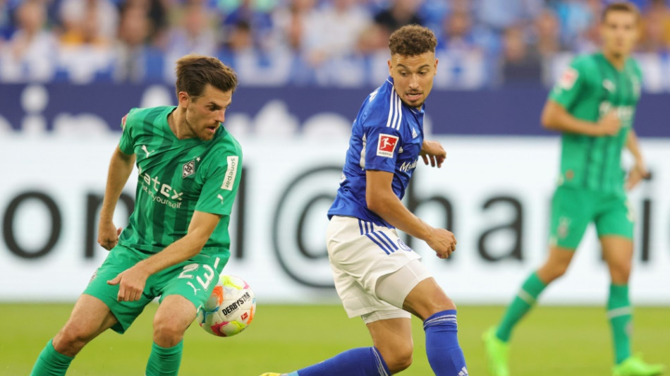 Später Handelfmeter: Schalke feiert ersten Punkt