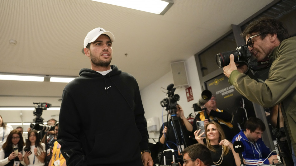 Tennis: allarme Alcaraz, 'non so ancora se giocher&ograve; a Madrid'