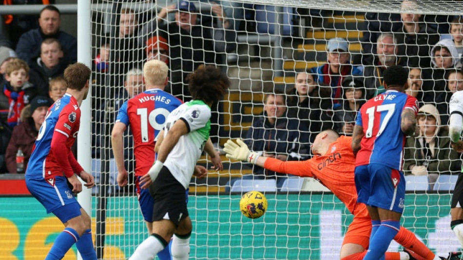 Liverpool vence de virada em visita ao Crystal Palace (2-1) e &eacute; l&iacute;der provis&oacute;rio do Ingl&ecirc;s