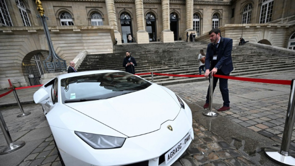 Leiloados na Fran&ccedil;a objetos apreendidos do narcotr&aacute;fico
