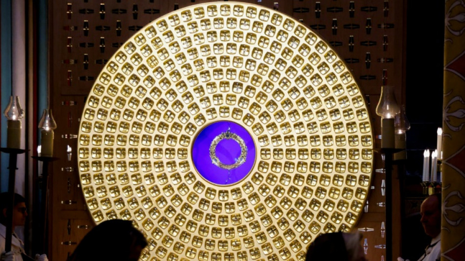 Reliquie der Dornenkrone in Pariser Kathedrale Notre-Dame zur&uuml;ckgebracht 