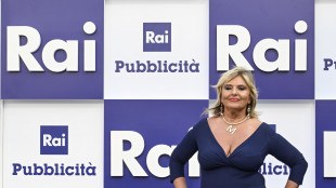 Valeria Marini, querelo Antonella Elia e mi godo un nuovo incontro