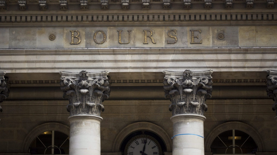Borsa: Europa riduce calo dopo inflazione Eurozona, Milano -0,3%