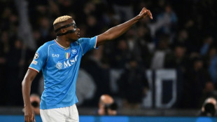 Napoli vence Braga (2-0) e vai &agrave;s oitavas da Champions