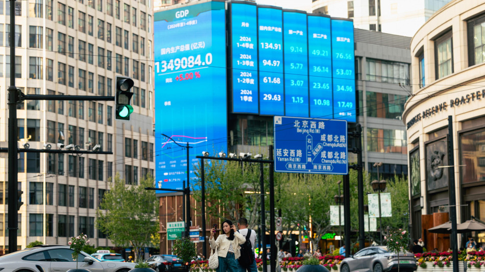 Borsa: Shanghai apre a +0,67%, Shenzhen a +1,20%