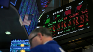 Wall Street ouvre en baisse, min&eacute;e par l'image d'une &eacute;conomie am&eacute;ricaine vacillante