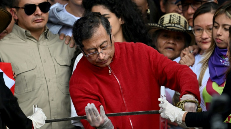 Petro acusa a la justicia de dificultar la restituci&oacute;n de tierras en Colombia