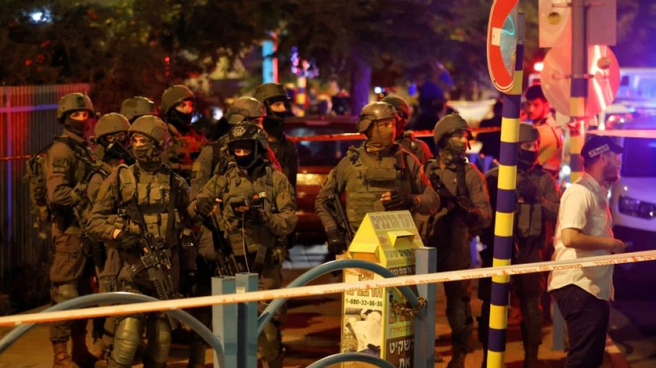 Tres muertos en ataque en ciudad del centro de Israel