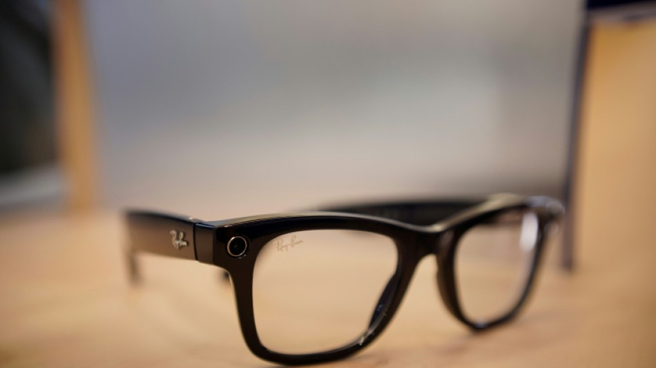 Investigan en Par&iacute;s denuncias de mujeres que dicen haber sido filmadas con lentes inteligentes