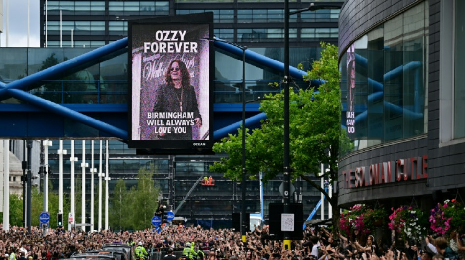 Último adiós de miles de fans a Ozzy Osbourne en Birmingham