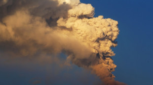 Vulcão Popocatépetl mantém emissão de gases e cinzas no México