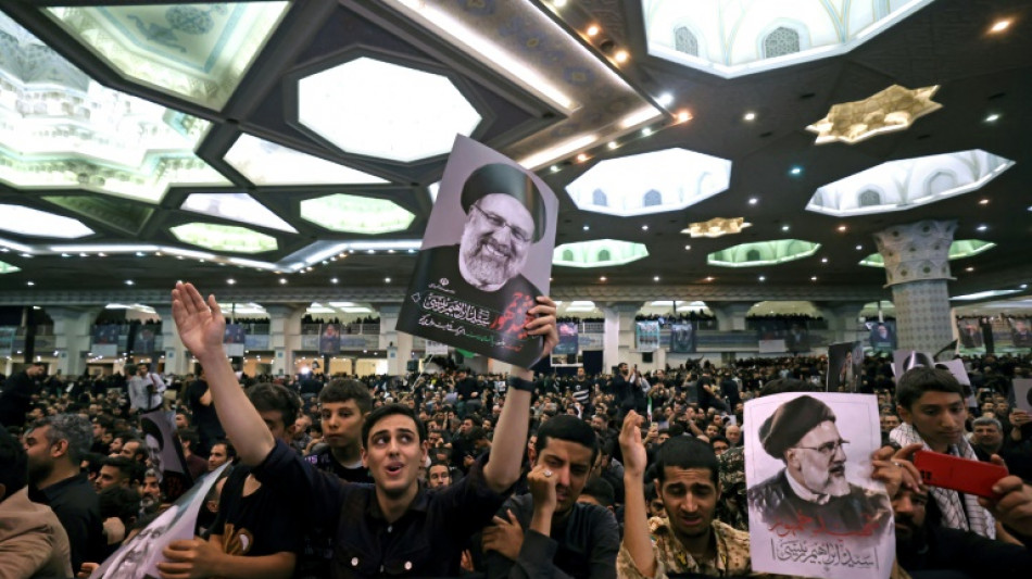 La foule se rassemble &agrave; T&eacute;h&eacute;ran pour les fun&eacute;railles du pr&eacute;sident Ra&iuml;ssi