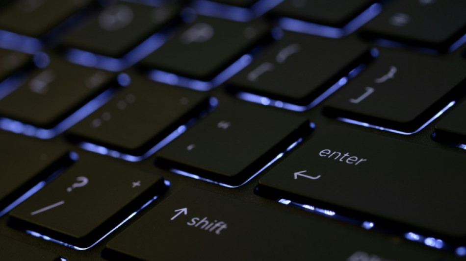 Mehr als ein Viertel der Internetnutzer st&ouml;&szlig;t im Netz auf Hassrede