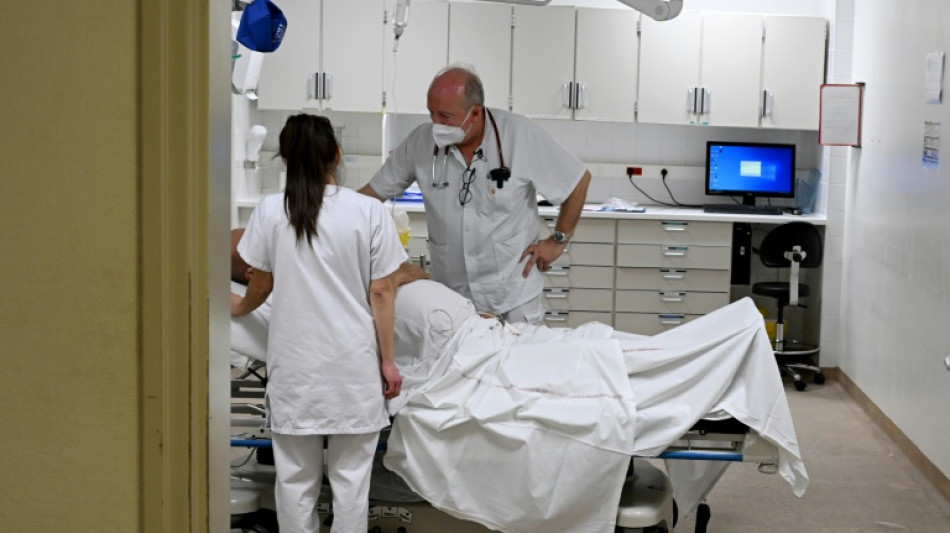 La fuite ou le d&eacute;sert: la grande d&eacute;pression du syst&egrave;me de sant&eacute; fran&ccedil;ais