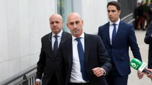 Tribunal confirma julgamento de ex-dirigente do futebol espanhol por beijo forçado