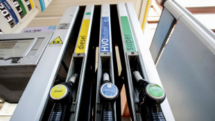 Mimit, benzina in lieve calo sulle strade, cresce sulle autostrade