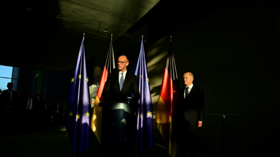 Merz se rend en chancelier allemand fragilis&eacute; &agrave; Paris, puis Varsovie