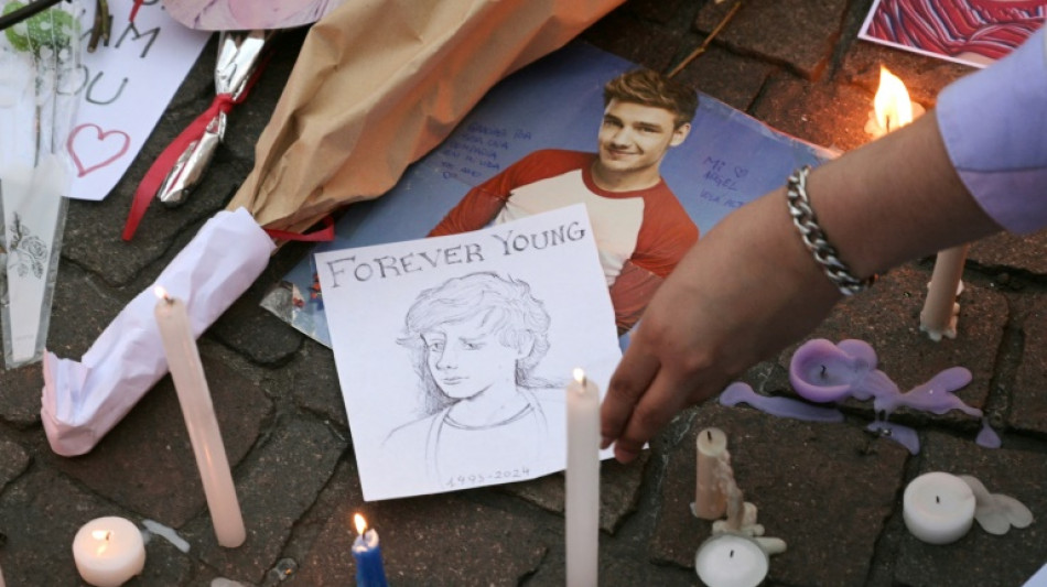 "Compl&egrave;tement perdue": nouveaux hommages de personnalit&eacute;s au Royaume-Uni apr&egrave;s la mort de Liam Payne