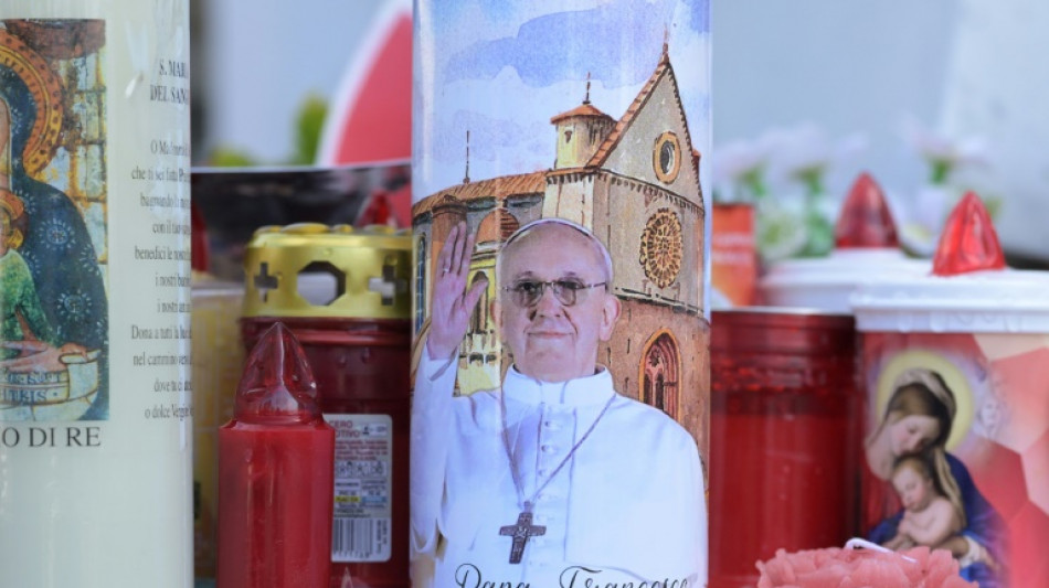 Le pape se dit "soutenu" par les pri&egrave;res et "l'affection" des fid&egrave;les