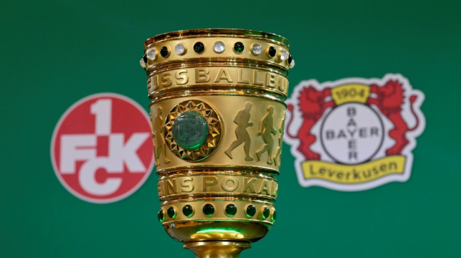Leverkusen enfrenta Kaiserlautern e espera fechar temporada hist&oacute;rica com 'dupla coroa'