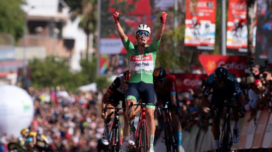 Doblete de Pedersen en la Vuelta, Evenepoel resiste de l&iacute;der y ca&iacute;da de Roglic