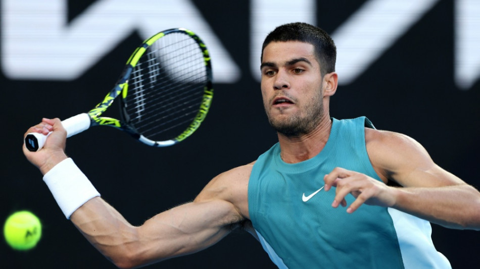 Alcaraz l&auml;sst die Muskeln spielen: Souver&auml;n zum Auftaktsieg